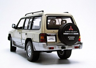 Mitsubishi Pajero Beige - photo 4
